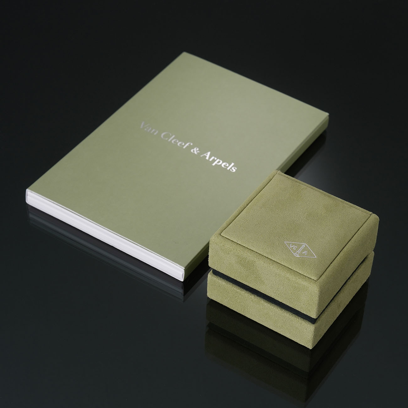 VAN CLEEF & ARPELS(USED)반클리프앤아펠 뉴욕 웨딩밴드 #49